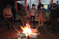 KPU Luwu Timur Musnahkan...