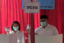 Di TPS Pradi, Pradi-Afifah...