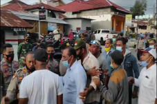 Bubarkan Kerumunan Massa,...