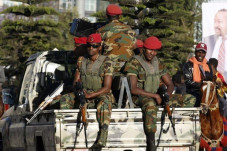 Sambangi Tigray, Staf...