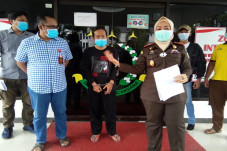 Buron 2 Tahun, Adang...