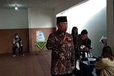 Pakai Batik Truntum...