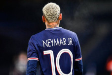 Neymar Jr Batal Hengkang...