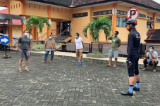 Sambangi Pasien OTG,...
