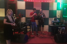 Hilangkan Stres, Station...