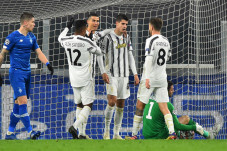 Alex Sandro Akui Milan...