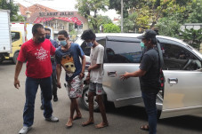 Dua Pencuri Motor yang...