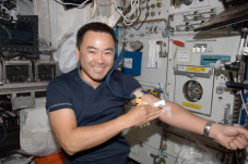 Luar Angkasa Berbahaya...