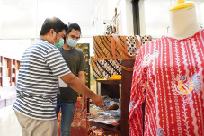 Mengenal Batik Khas...