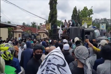 Habib Rizieq Ditahan...