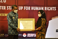 Peduli HAM, Indah Putri...