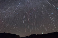 Selain Hujan Meteor,...