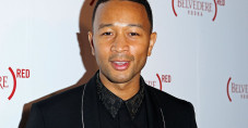 John Legend dapat Penghargaan...