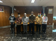 Persoalan Hukum Selesai,...