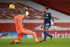 Gol Theo Walcott Perparah...