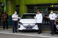 Mobil Listrik Jadi Kendaraan...