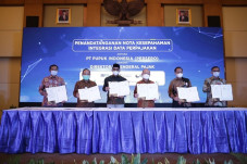 Buka-Bukaan Data Soal...