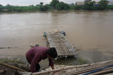 Jembatan Apung Sungai...