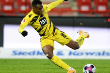 Striker Remaja Dortmund...