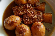 Resep Semur Telur dan...