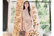 Rayakan Natal, Sandra...