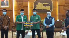 GP Ansor dan Aice Bagikan...