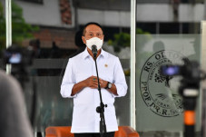 Sejarah Baru, Menpora...