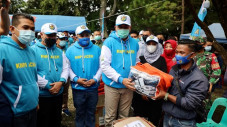 Gubernur Nova: Jangan...