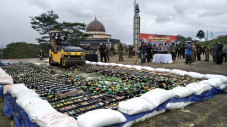 9.271 Botol Miras Dimusnahkan,...