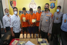 Polisi Tembak 4 Pelaku...