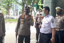 Tinjau Stasiun Gambir,...