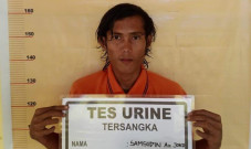 Tak Terima Dinasehati,...