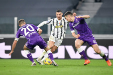 Pirlo Kesal Pikiran...