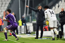 Pirlo Bantah Diterimanya...