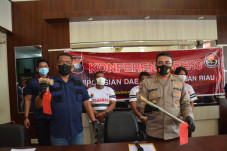 3 Pencuri Kabel Telkom...