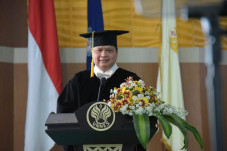 Airlangga Hartarto Raih...