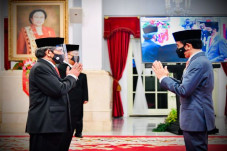 Jokowi Lantik Hartono...