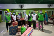 FK UMI Salurkan Bantuan...