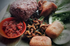 Berlibur ke Kota Kembang,...