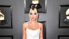 Dua Lipa Mengaku Tertekan...