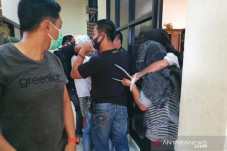 Kelompok Pemuda Pengeroyok...