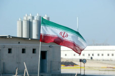 Iran Akan Memperkaya...