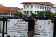 Libur Natal dan Tahun...