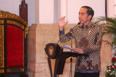 Jokowi Divaksin Pekan...