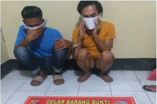 Sedang Pesta Narkoba,...