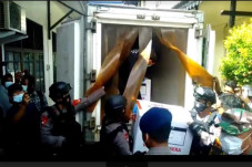 10 Ribu Vial Vaksin...