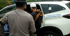 Viral, Polisi Bantu...