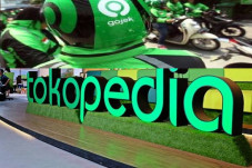 Gojek dan Tokopedia...