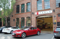 Mengejutkan, Tesla Kalah...