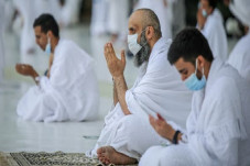 Saudi Minta Jamaah Umrah...